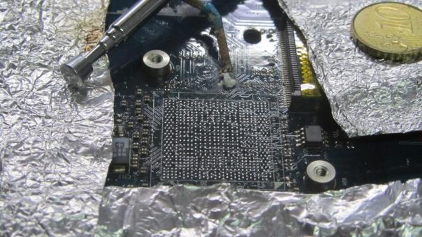 Ремонт Acer 5732Z замена видеочипа 216-0728018