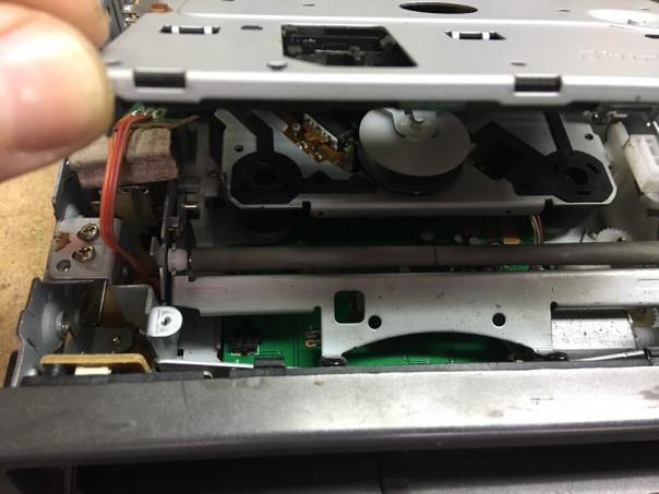 Ремонт магнитолы HYUNDAI H-CDM8065 - no disk!