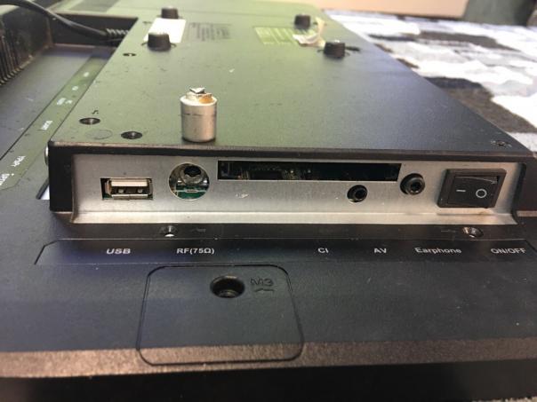 Ремонт телевизора Orion OLT-22112 - выломан разъём тюнера