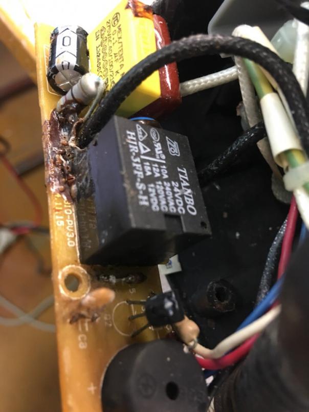 Ремонт утюга Vitek VT-1232 - не включается нагрев! 