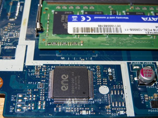 Ремонт ноутбука Acer Aspire E1 V5WE2 - кружка чая на клавиатуру!