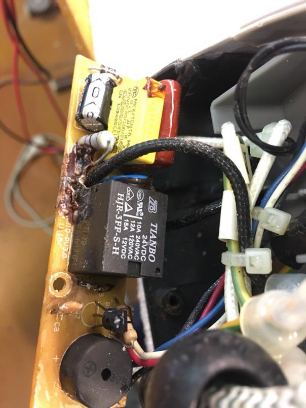 Ремонт утюга Vitek VT-1232 - не включается нагрев! 