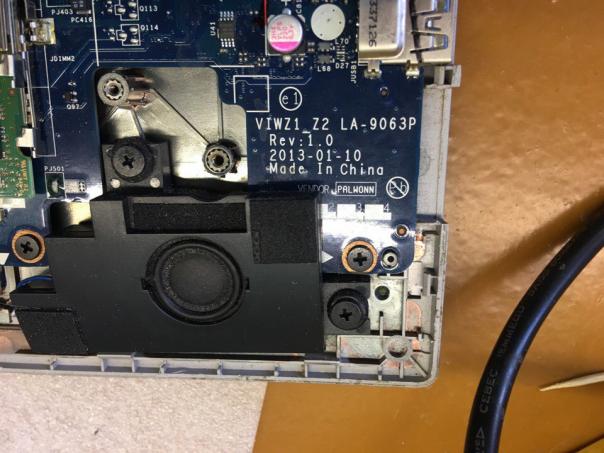 Lenovo Z500 - залитик невключайка 