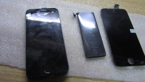 Замена батареи и дисплейного модуля iPhone 5s