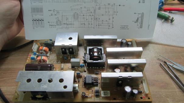 Ремонт телевизора Grundig GR 42 GBJ9043 - не включается, нет дежурки после грозы!