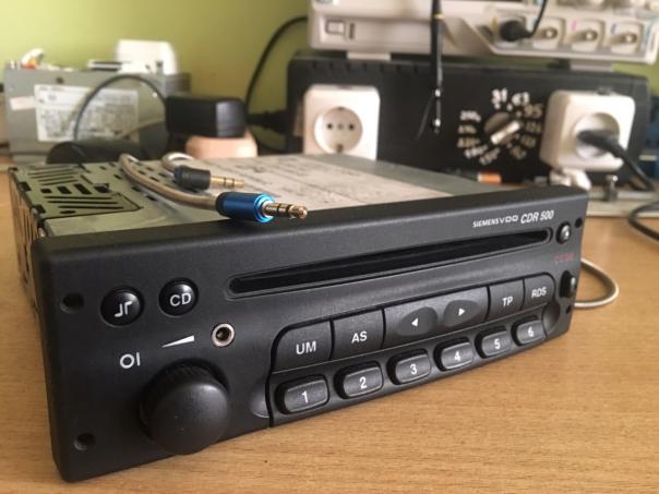 Дотаботка VDO CDR500 - добавляем AUX на переднюю панель.